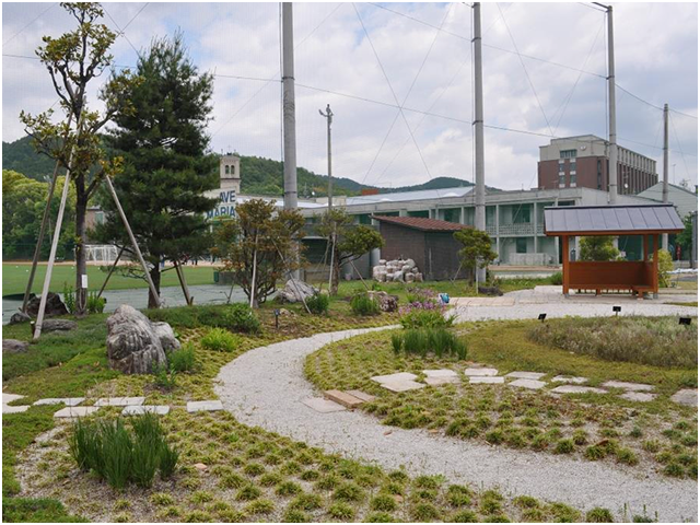 薬用植物園御陵園02