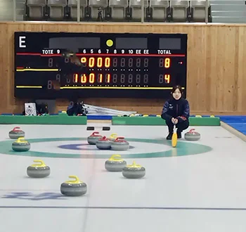 憧れの選手と対戦！カーリング全日本選手権へ　3年次生 榛葉彩日さん02